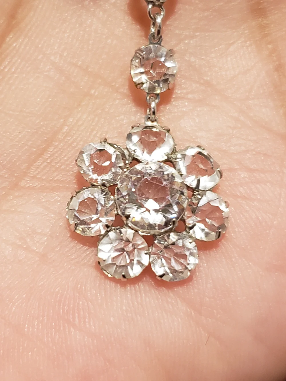 Vintage Sparkling  Floral Crystal Pendant Necklace.